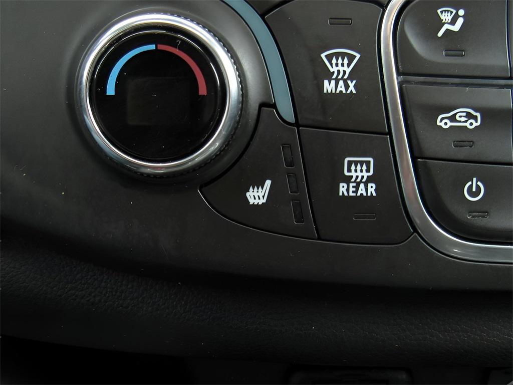 used 2023 Chevrolet Traverse car, priced at $36,288