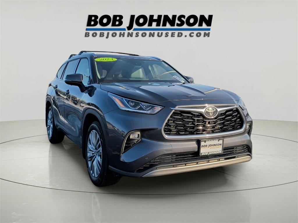 used 2023 Toyota Highlander car, priced at $42,623