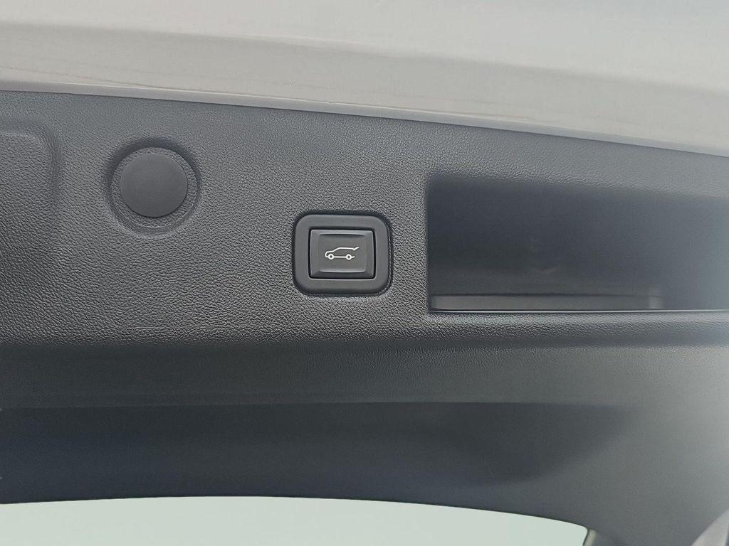 used 2023 Chevrolet Equinox car, priced at $24,395