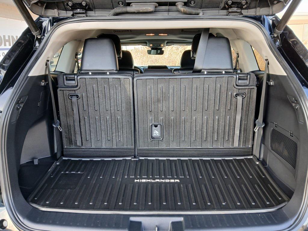 used 2023 Toyota Highlander car, priced at $36,770