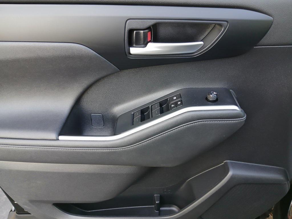 used 2023 Toyota Highlander car, priced at $36,770