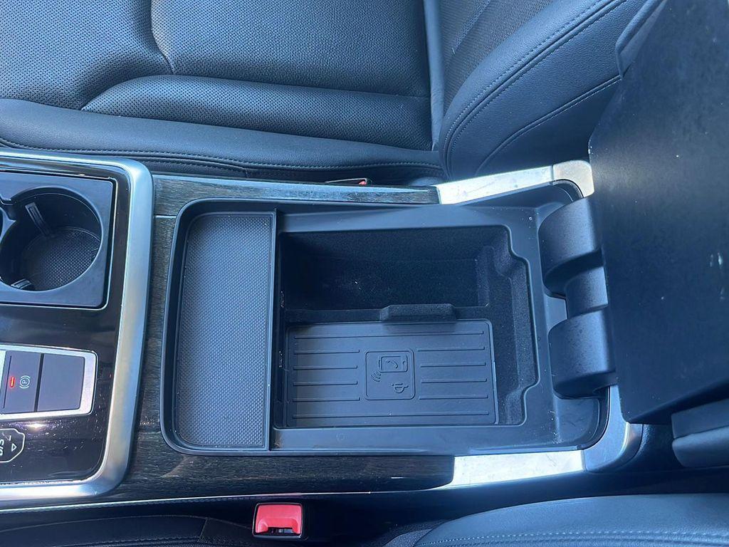 Audi Q7 view 20