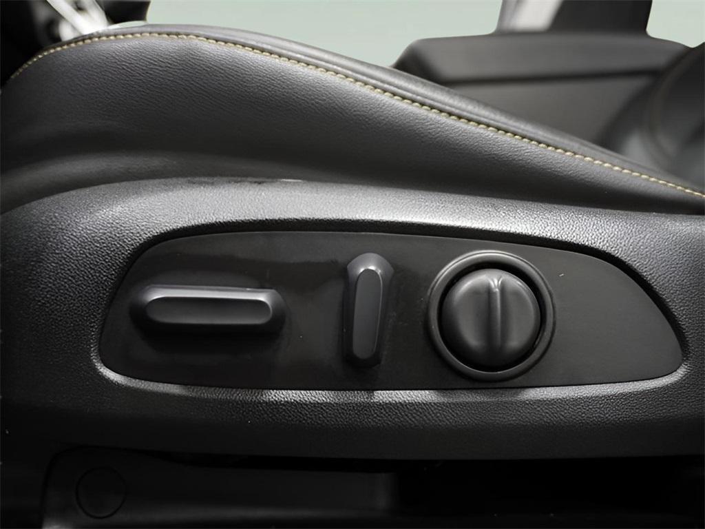 used 2023 Chevrolet Traverse car, priced at $29,334