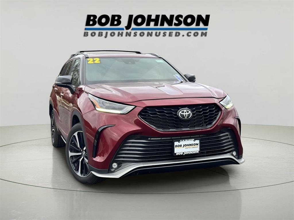 used 2022 Toyota Highlander car, priced at $32,458