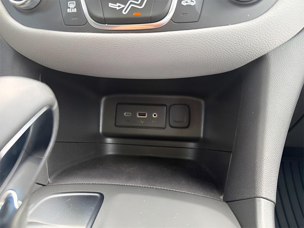 used 2024 Chevrolet Equinox car, priced at $19,553