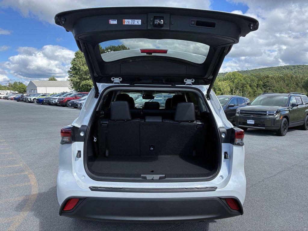 used 2026 Toyota Highlander Hybrid car, priced at $52,349