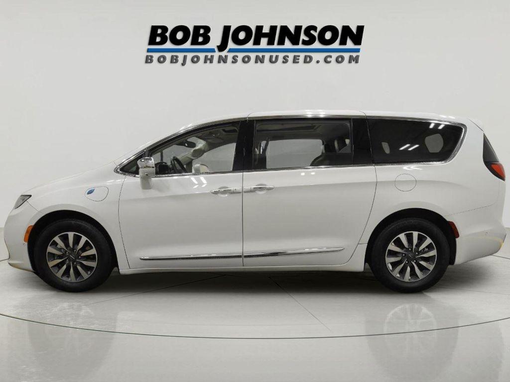 used 2022 Chrysler Pacifica Hybrid car, priced at $25,948