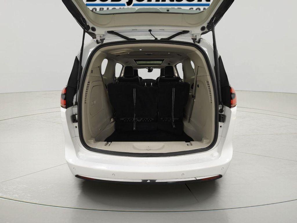 used 2022 Chrysler Pacifica Hybrid car, priced at $25,948