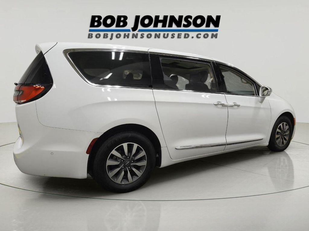 used 2022 Chrysler Pacifica Hybrid car, priced at $25,948