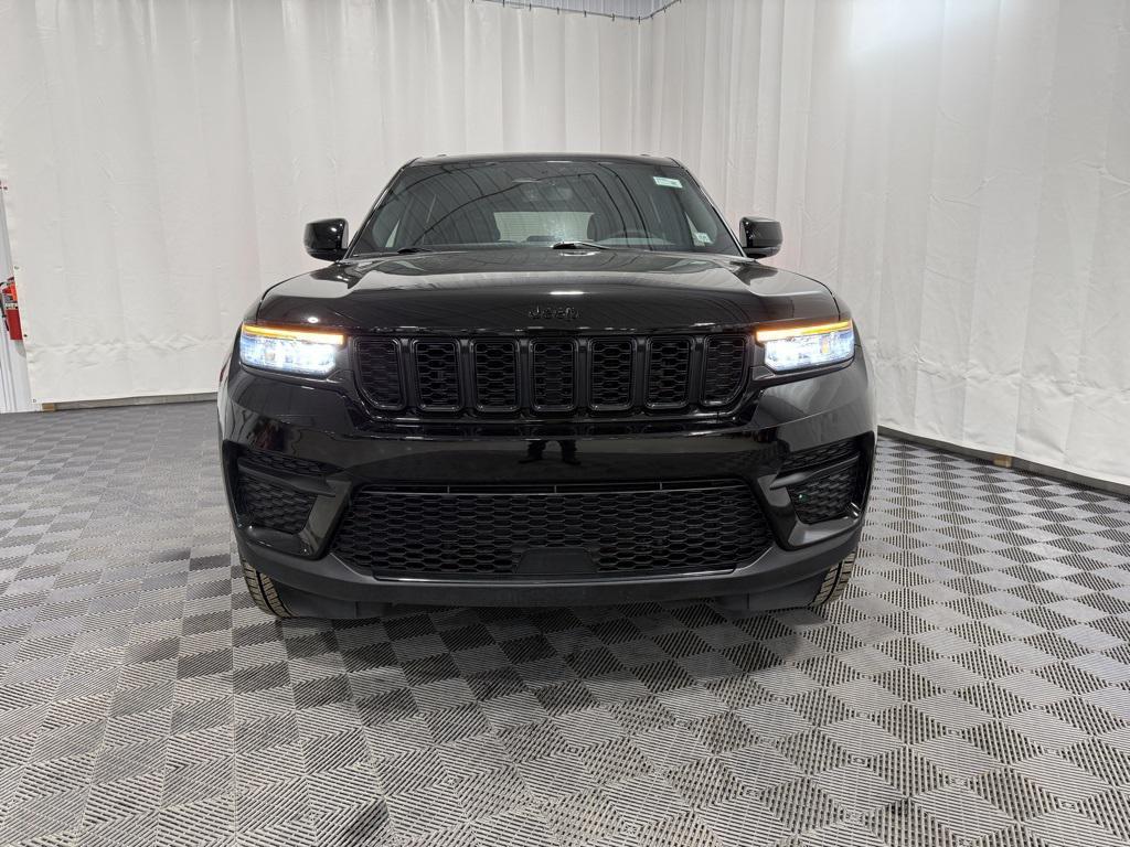 used 2024 Jeep Grand Cherokee car, priced at $33,990