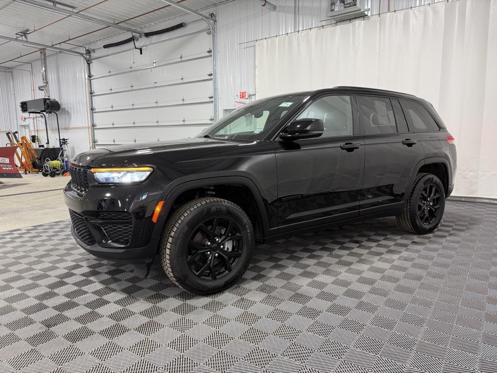 used 2024 Jeep Grand Cherokee car, priced at $33,990