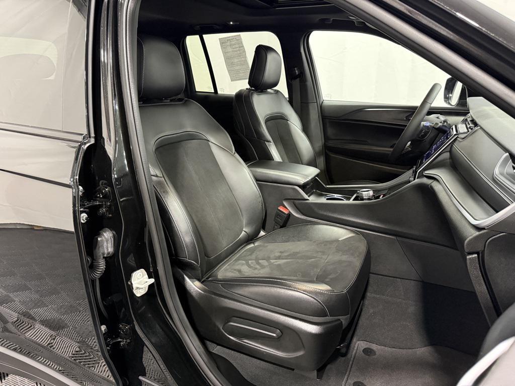 used 2024 Jeep Grand Cherokee car, priced at $33,990