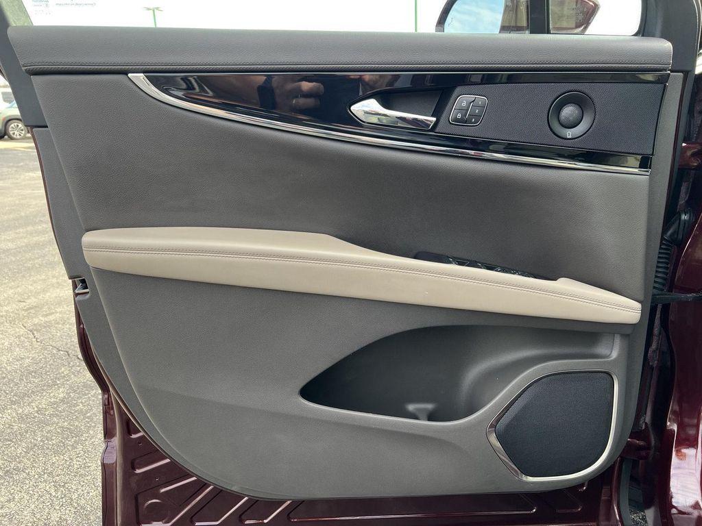 used 2022 Lincoln Nautilus car, priced at $35,426