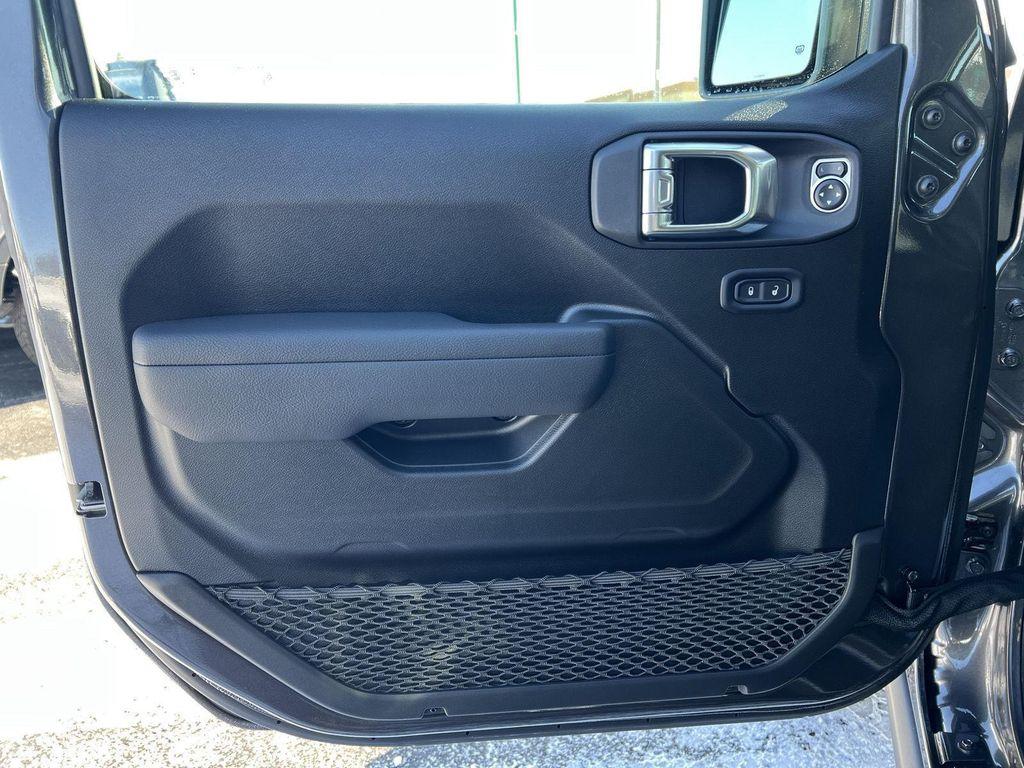 new 2026 Jeep Wrangler car, priced at $51,124