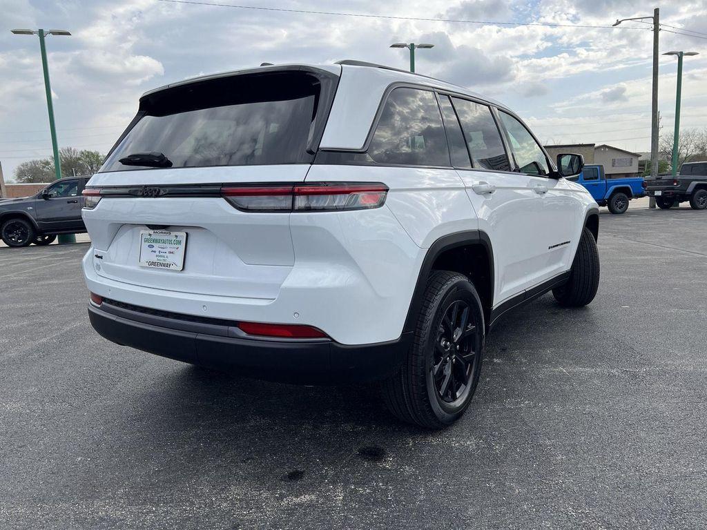 new 2026 Jeep Grand Cherokee car, priced at $46,221
