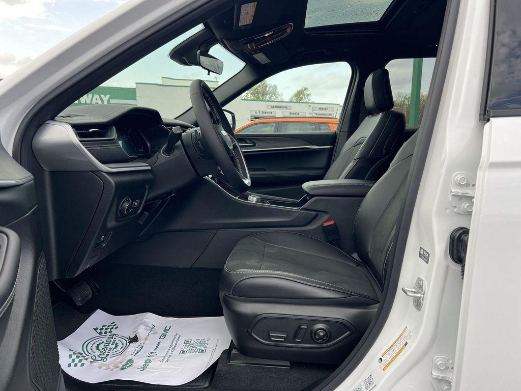 new 2026 Jeep Grand Cherokee car, priced at $46,221