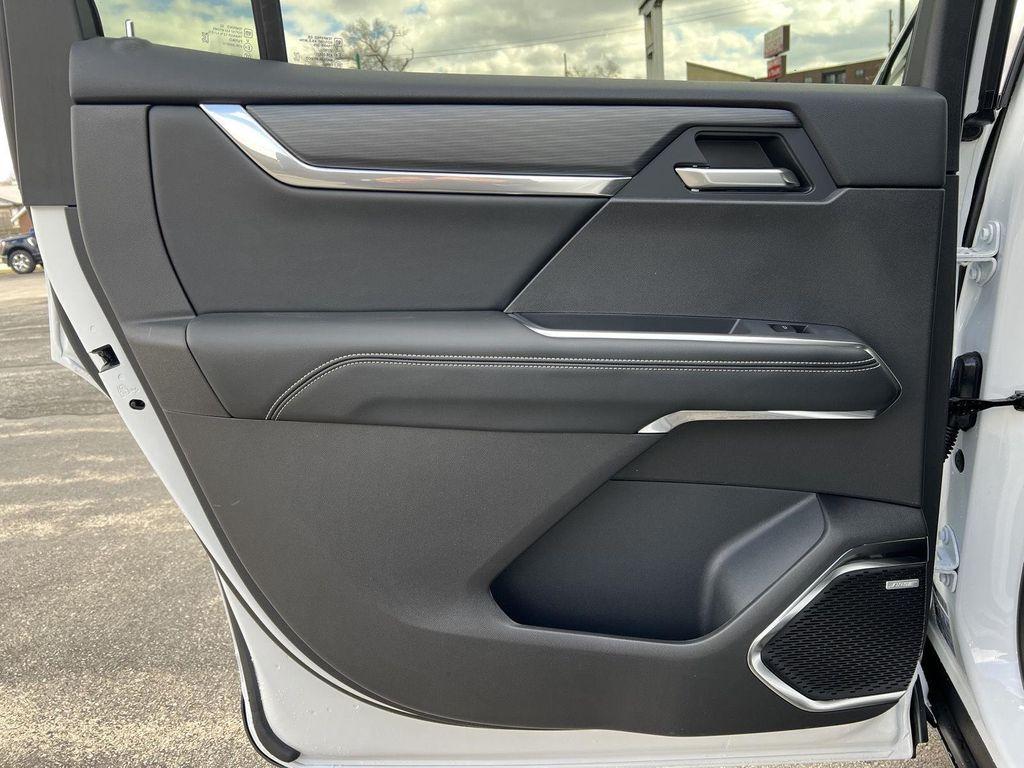 new 2026 GMC Acadia car, priced at $46,156