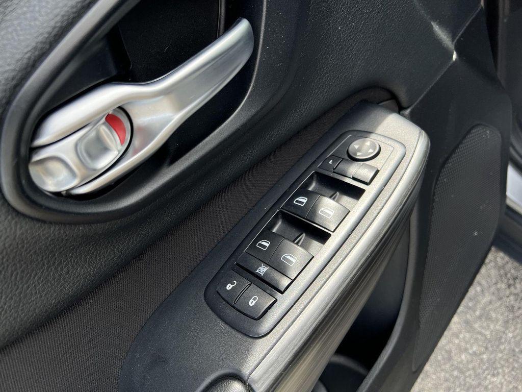 used 2015 Jeep Cherokee car, priced at $10,868
