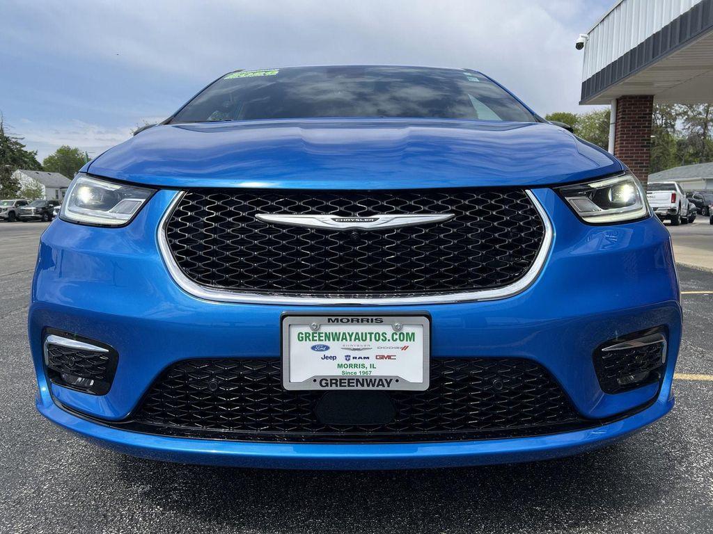used 2026 Chrysler Pacifica car, priced at $42,677