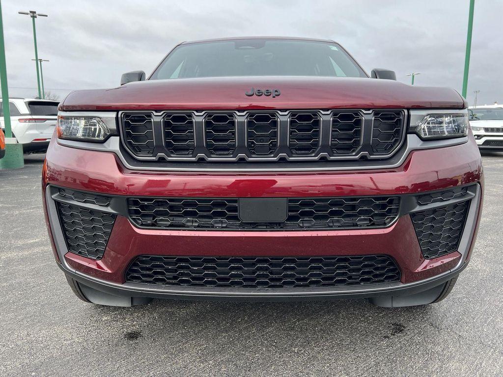 new 2026 Jeep Grand Cherokee car, priced at $46,221