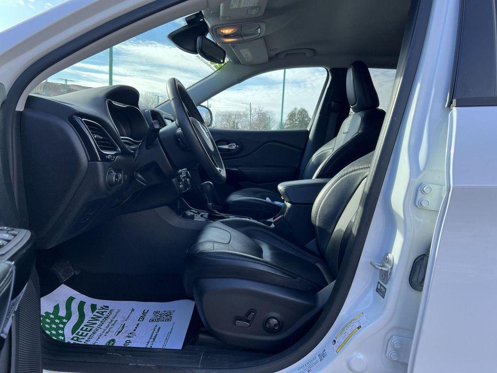 used 2023 Jeep Cherokee car, priced at $21,778