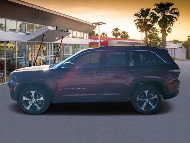 new 2025 Jeep Grand Cherokee car, priced at $49,714