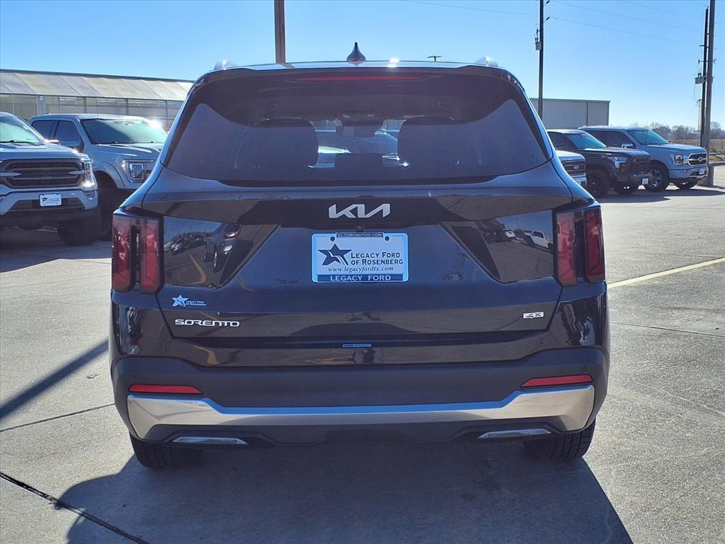 used 2024 Kia Sorento car, priced at $26,829