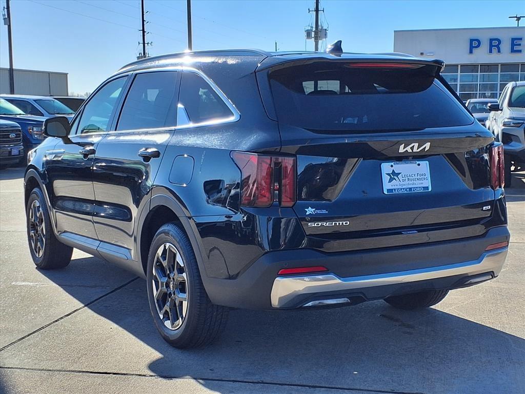 used 2024 Kia Sorento car, priced at $26,829