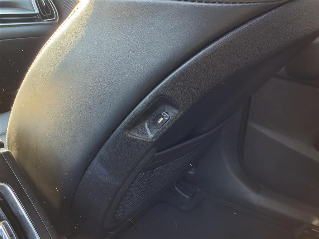 used 2024 Kia Sorento car, priced at $26,829