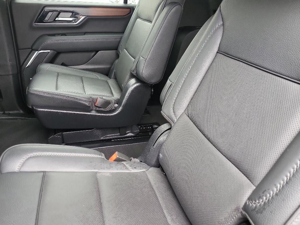 used 2025 GMC Yukon XL car, priced at $75,691