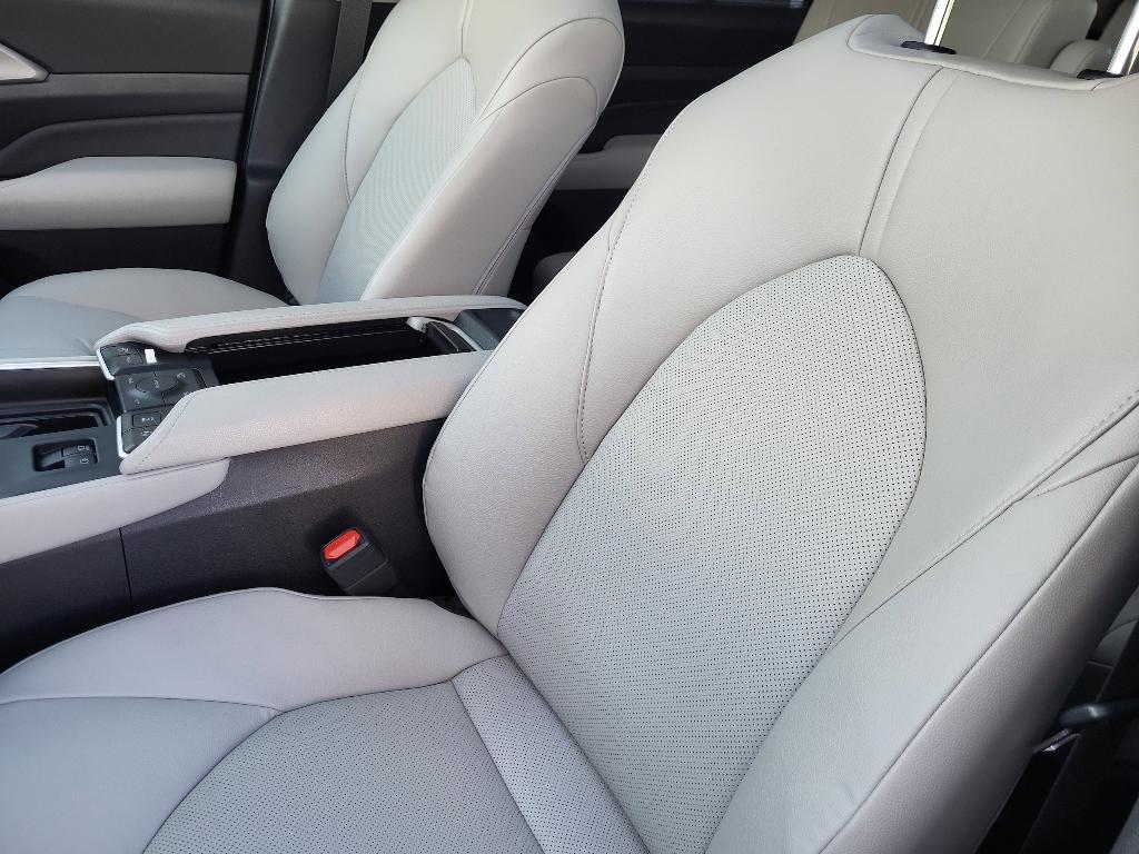 used 2026 Toyota Grand Highlander car, priced at $41,991