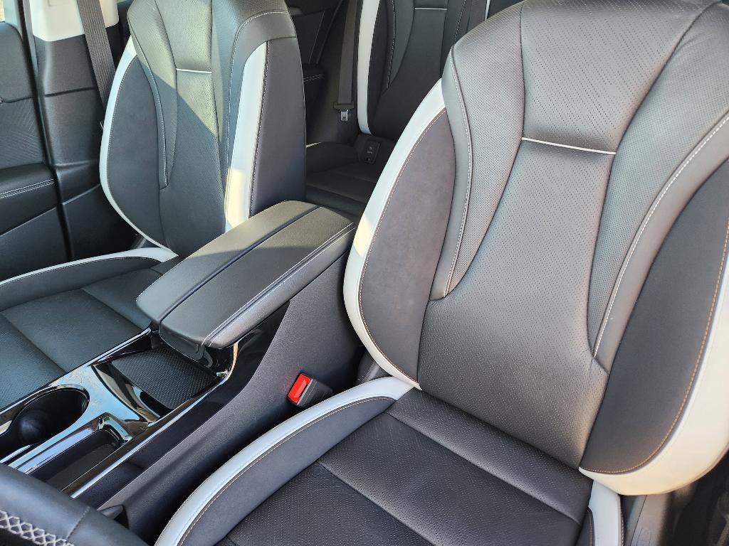 used 2025 Buick Envision car, priced at $28,991