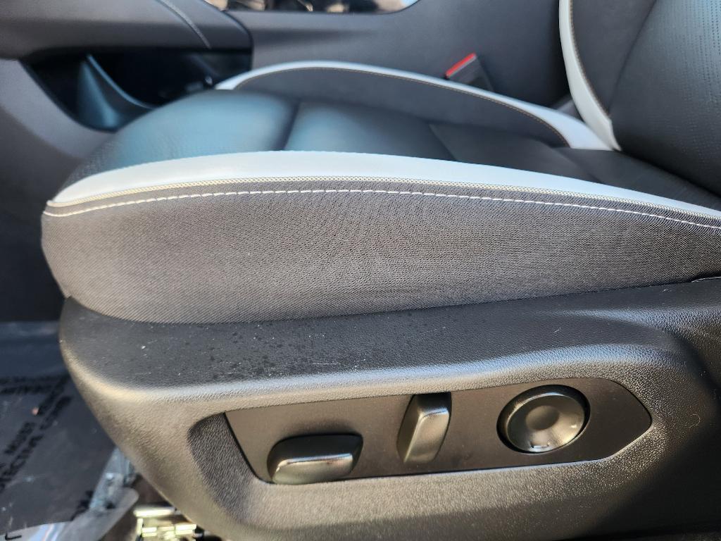 used 2025 Buick Envision car, priced at $28,991