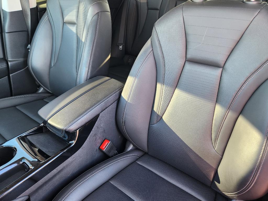 used 2025 Buick Envision car, priced at $30,000