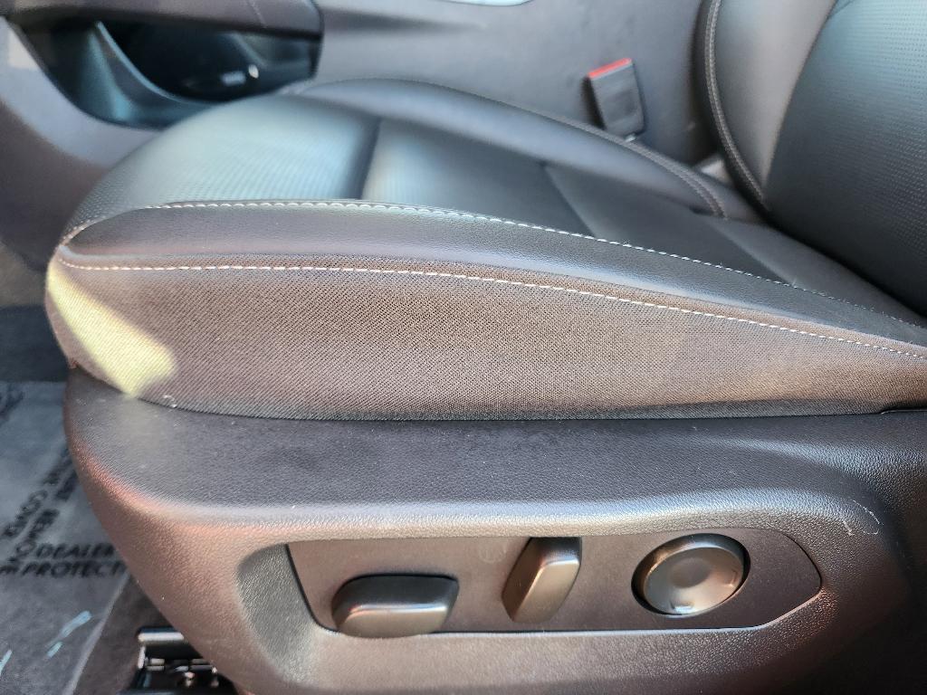 used 2025 Buick Envision car, priced at $30,000