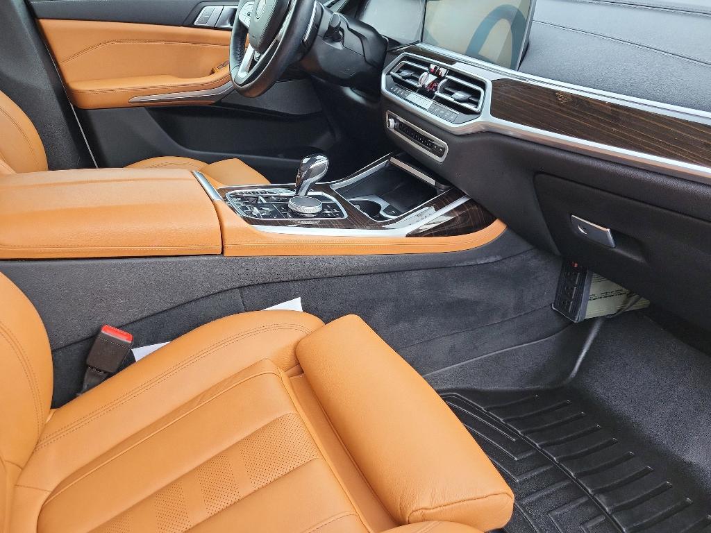 used 2021 BMW X7 car, priced at $33,944