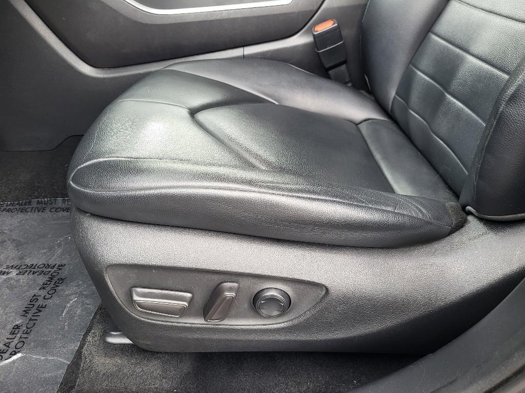 used 2020 Toyota Highlander car, priced at $25,690