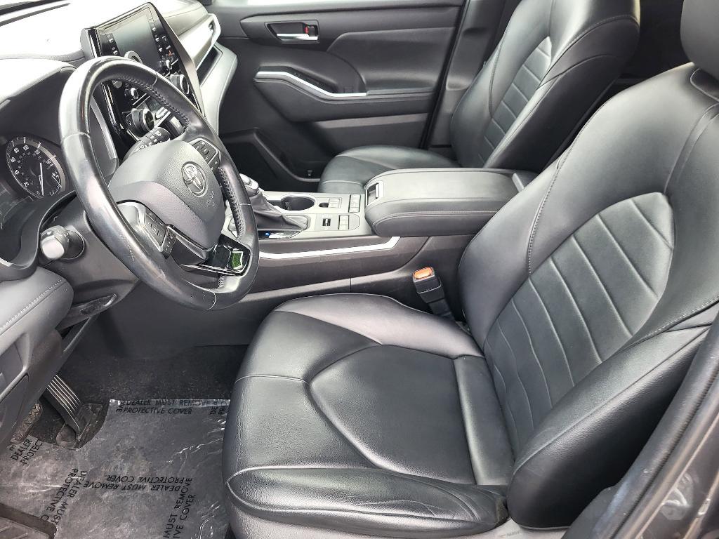used 2020 Toyota Highlander car, priced at $25,690