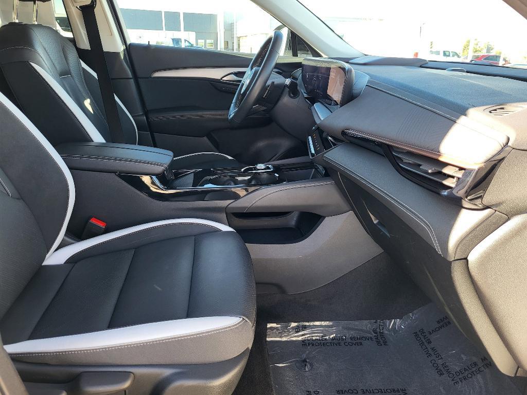 used 2025 Buick Envision car, priced at $30,000
