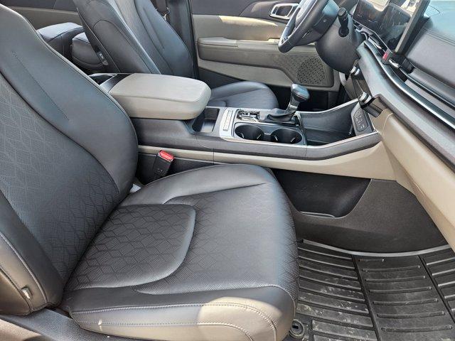 used 2025 Kia Carnival car, priced at $40,919