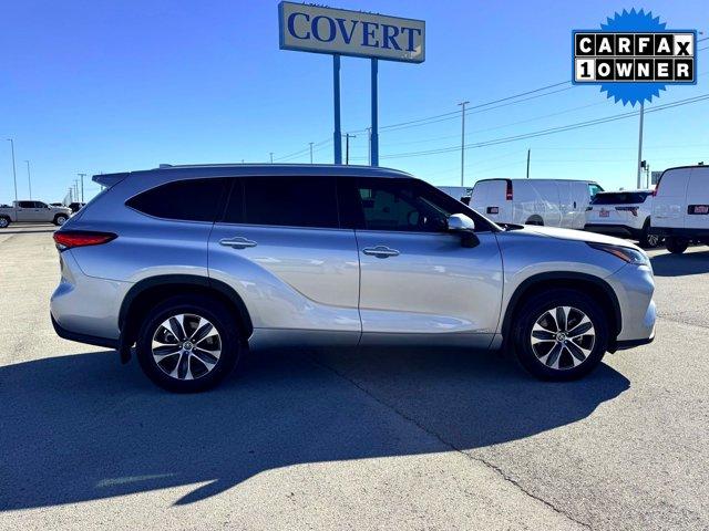 used 2022 Toyota Highlander car, priced at $33,406