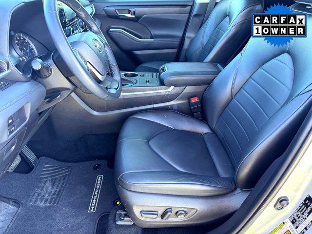used 2022 Toyota Highlander car, priced at $33,406