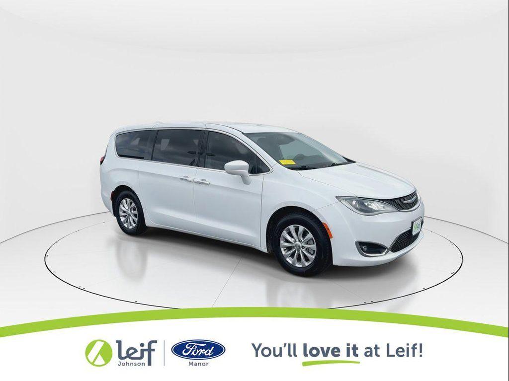 used 2018 Chrysler Pacifica car