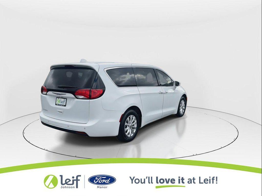 used 2018 Chrysler Pacifica car