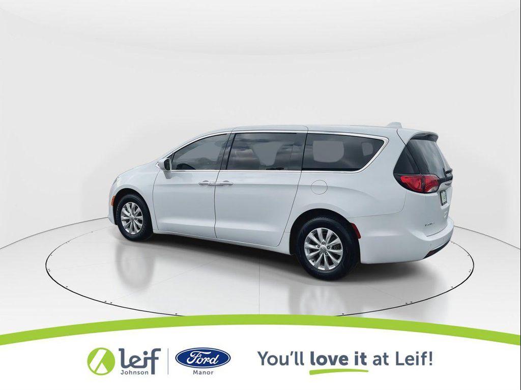 used 2018 Chrysler Pacifica car