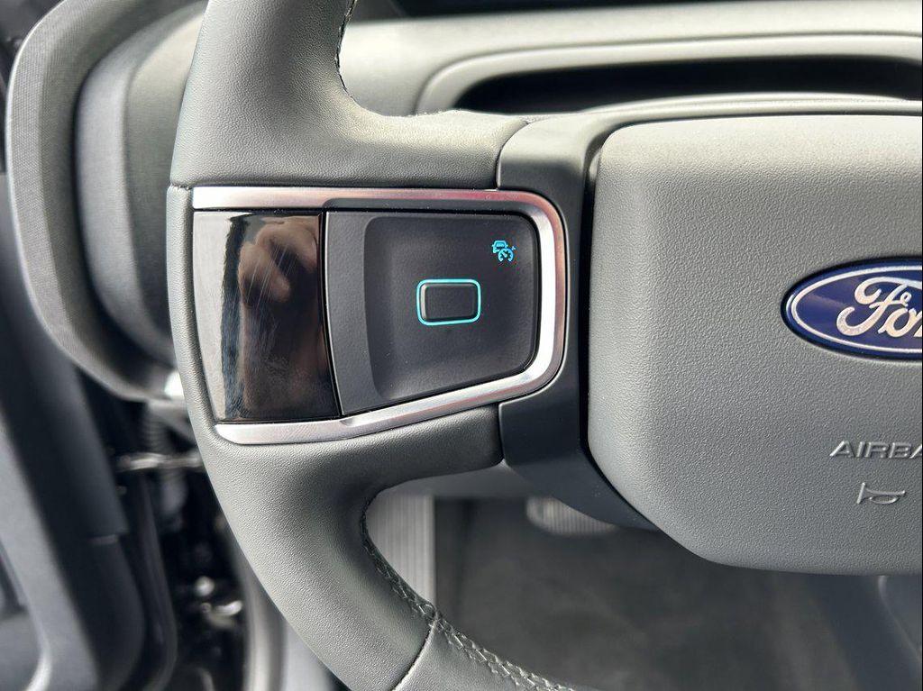 used 2025 Ford Expedition car, priced at $58,995