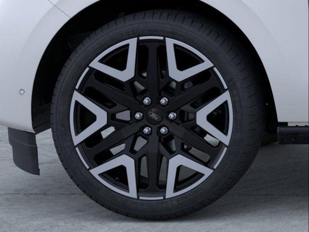 new 2026 Ford Expedition car, priced at $100,905