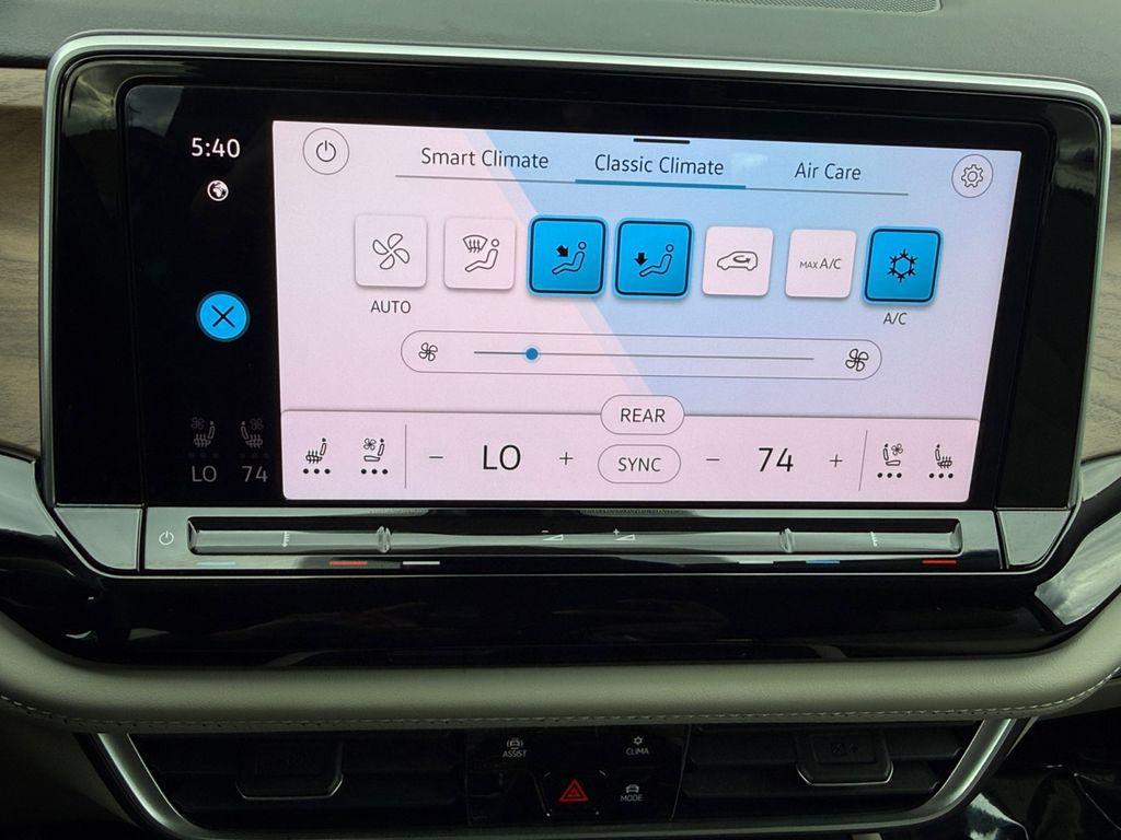 used 2024 Volkswagen Atlas car, priced at $30,550