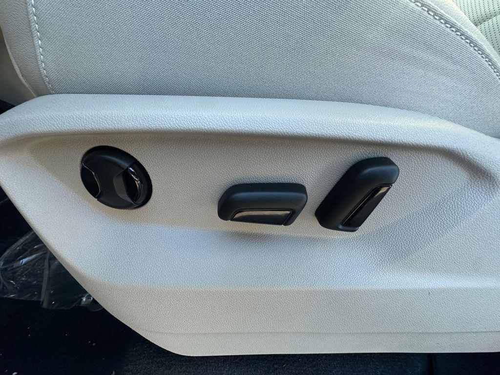 new 2026 Volkswagen Atlas car, priced at $47,189