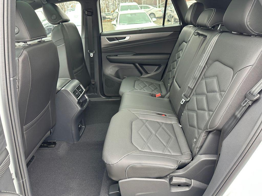 new 2026 Volkswagen Atlas Cross Sport car, priced at $44,026